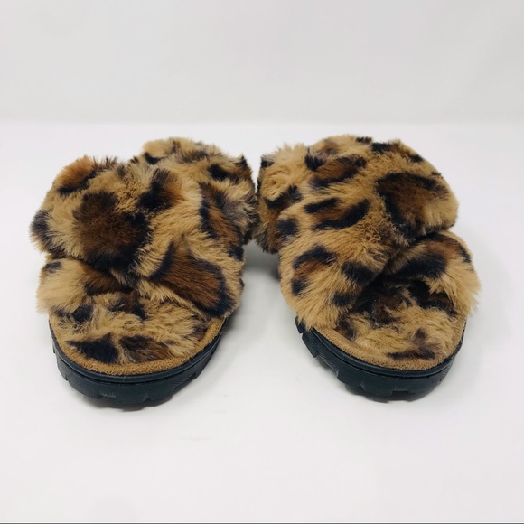 Willow & Ruby Leopard Faux Fur Slippers - Picture 2 of 7